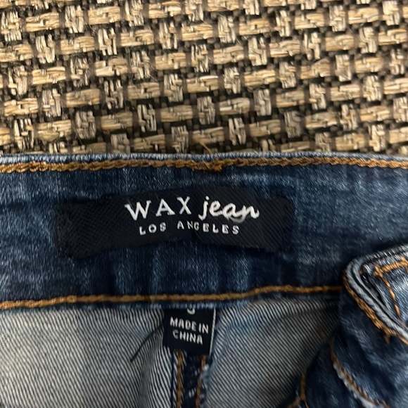 Jean skirt size small never worn - Picture 3 of 4